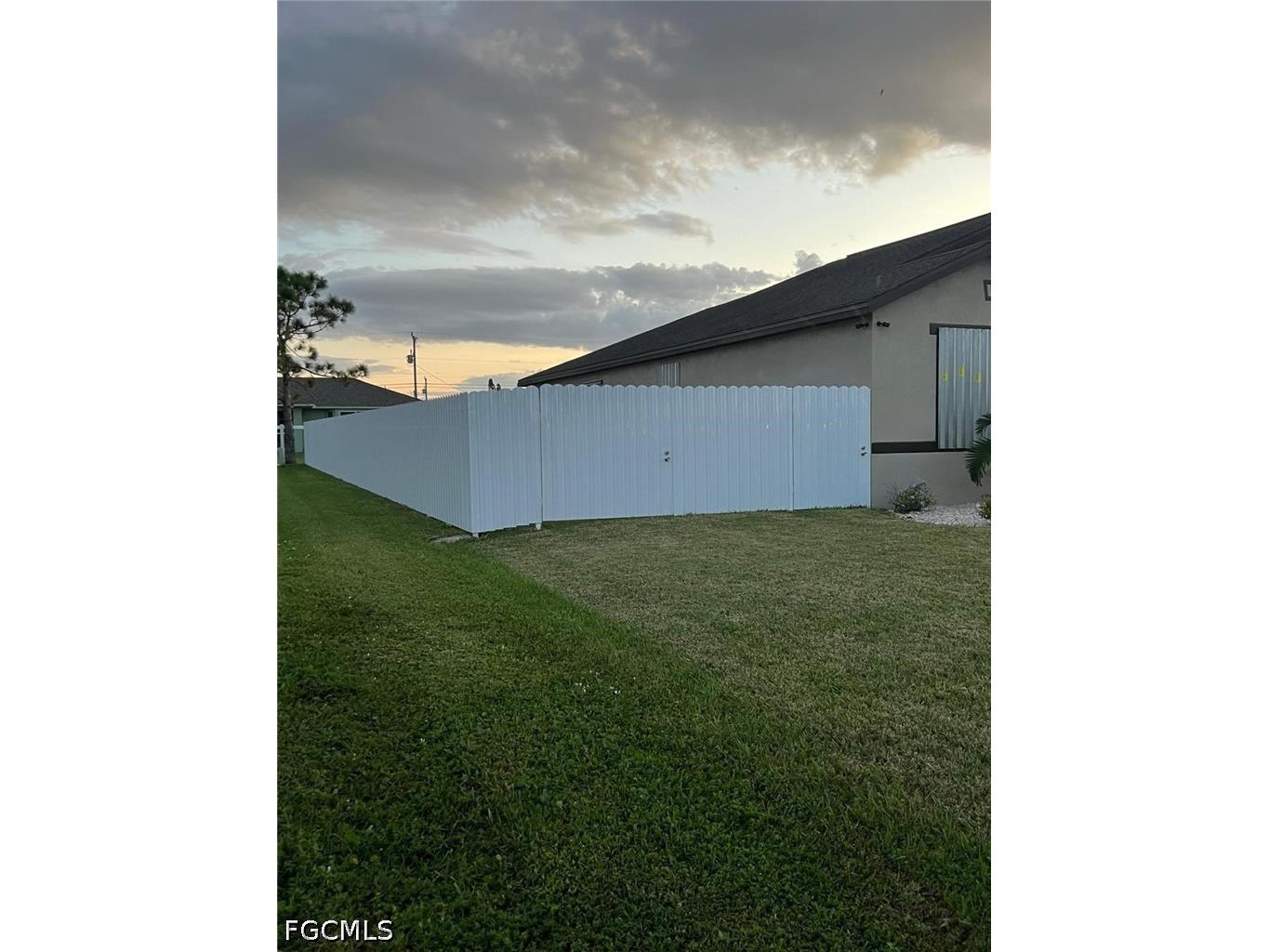 304 SW Trafalgar Parkway Cape Coral FL 33991 2026015682 image34