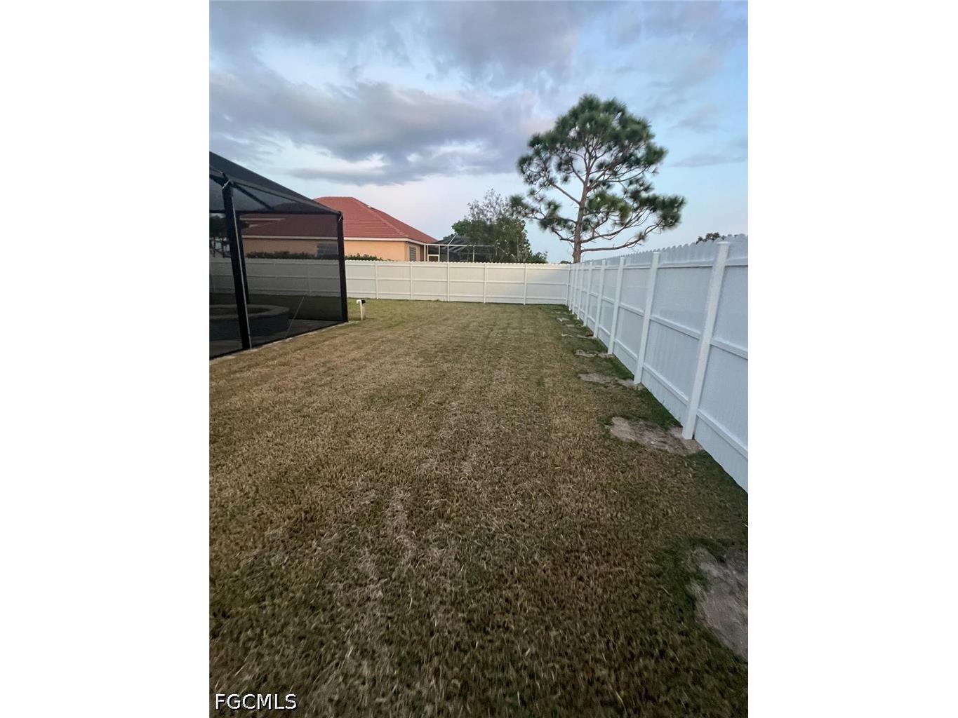 304 SW Trafalgar Parkway Cape Coral FL 33991 2026015682 image36