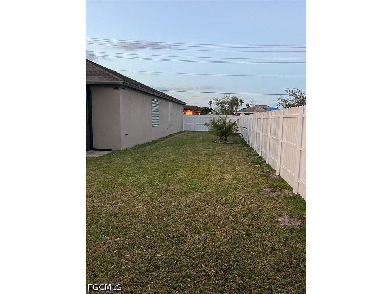 304 SW Trafalgar Parkway Cape Coral FL 33991 2026015682 image37