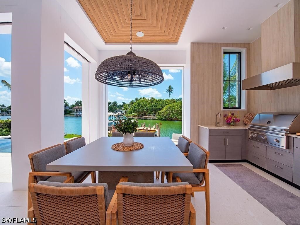 3040 Fort Charles Drive Naples FL 34102 226016469 image9