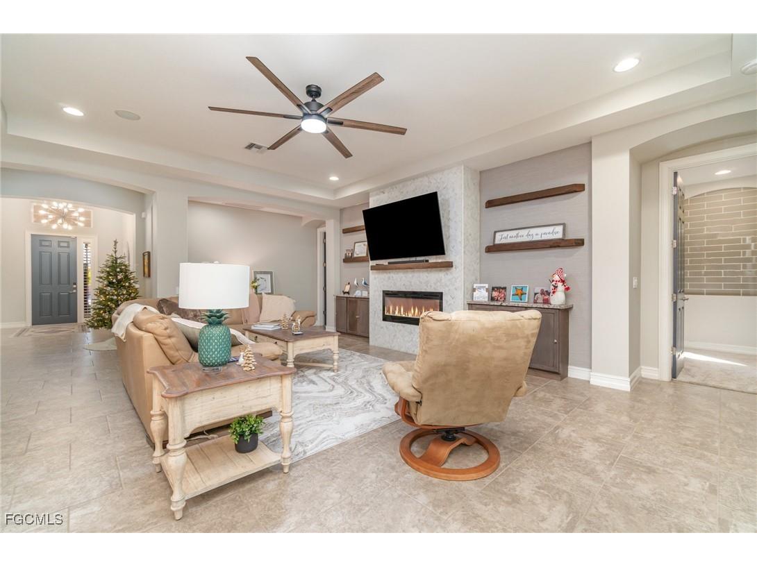 3040 Scarlet Oak Place North Fort Myers FL 33903 2025022209 image4