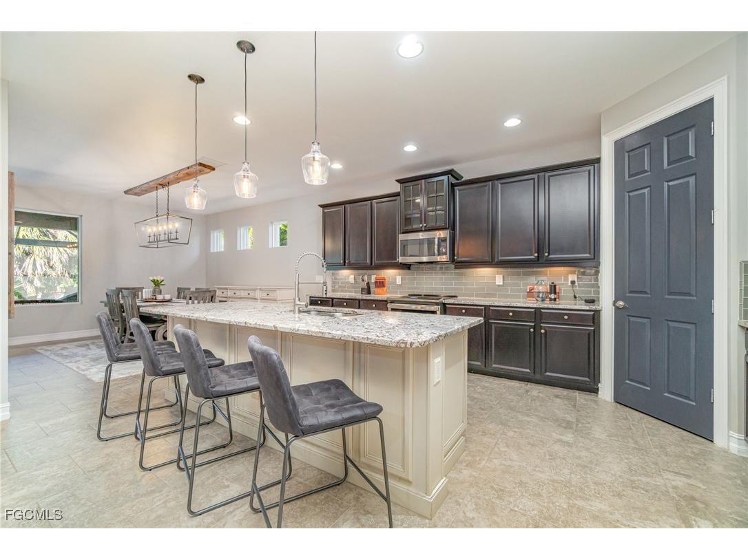 3040 Scarlet Oak Place North Fort Myers FL 33903 2025022209 image5