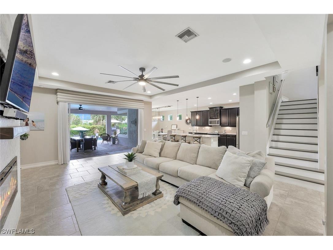 3040 Scarlet Oak Place North Fort Myers FL 33903 223068208 image1