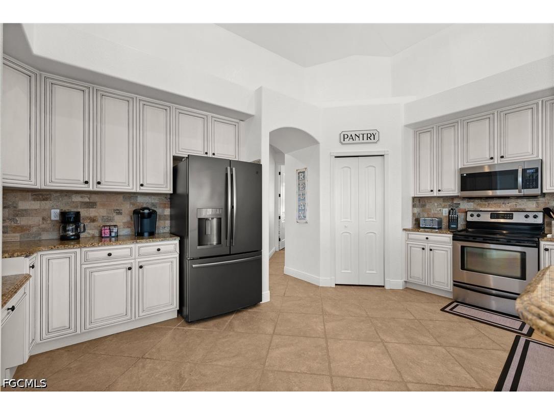 3041 SW 11th Place Cape Coral FL 33914 2026017049 image11