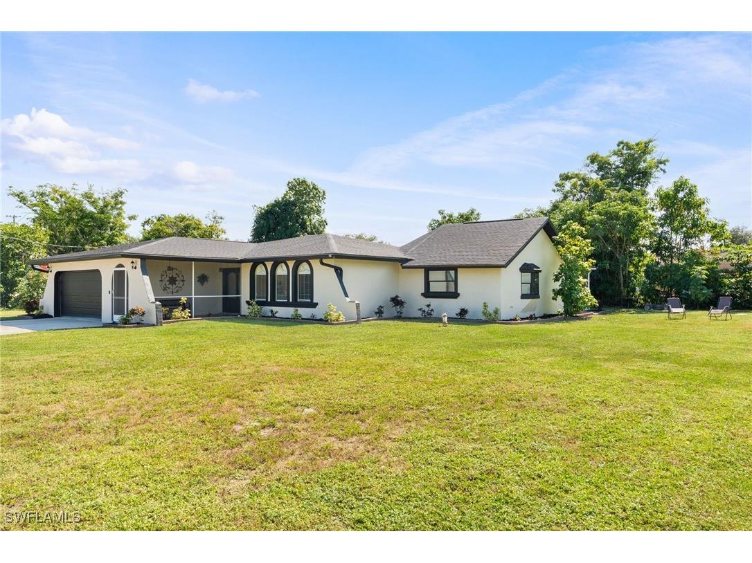 3042 Mango Street Fort Myers FL 33916 225078253 image1