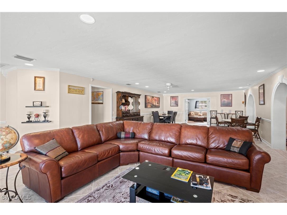 3042 Mango Street Fort Myers FL 33916 225078253 image7