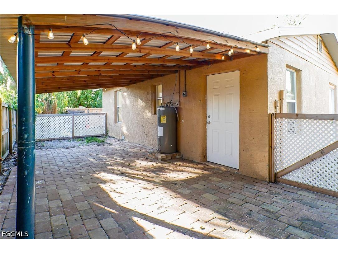 3042 Douglas Avenue Fort Myers FL 33916 2026025096 image11