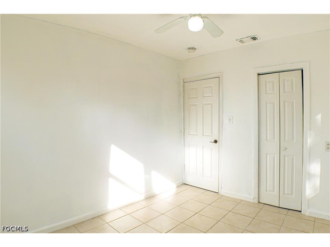 3042 Douglas Avenue Fort Myers FL 33916 2026025096 image5