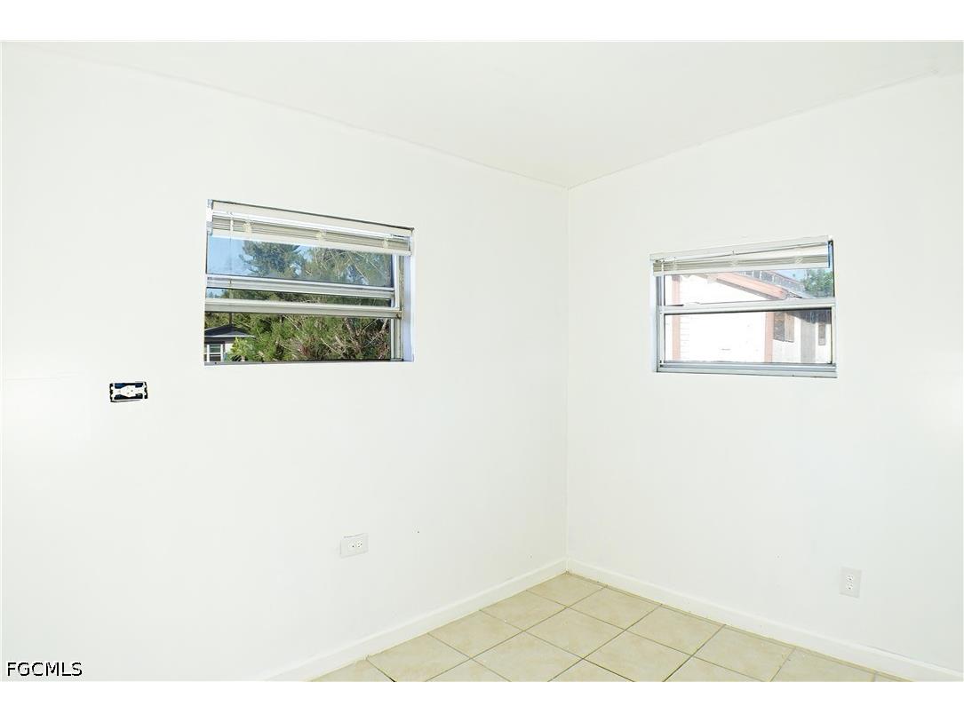 3042 Douglas Avenue Fort Myers FL 33916 2026025096 image9