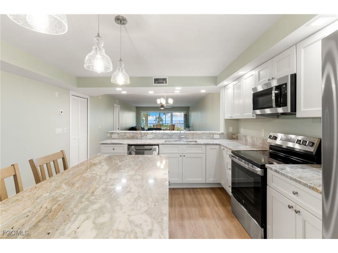3049 W Gulf Drive #101 Sanibel FL 33957 2026002021 image4