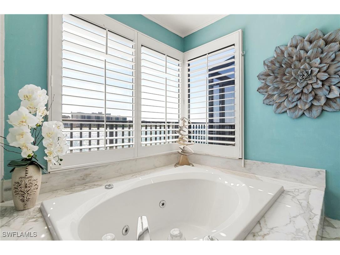 305 La Peninsula Boulevard #305 Naples FL 34113 225082223 image14