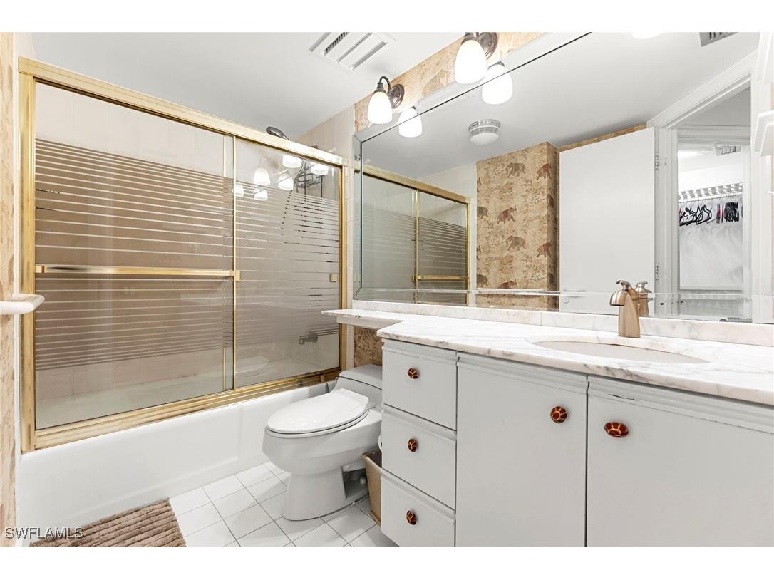 305 La Peninsula Boulevard #305 Naples FL 34113 225082223 image18