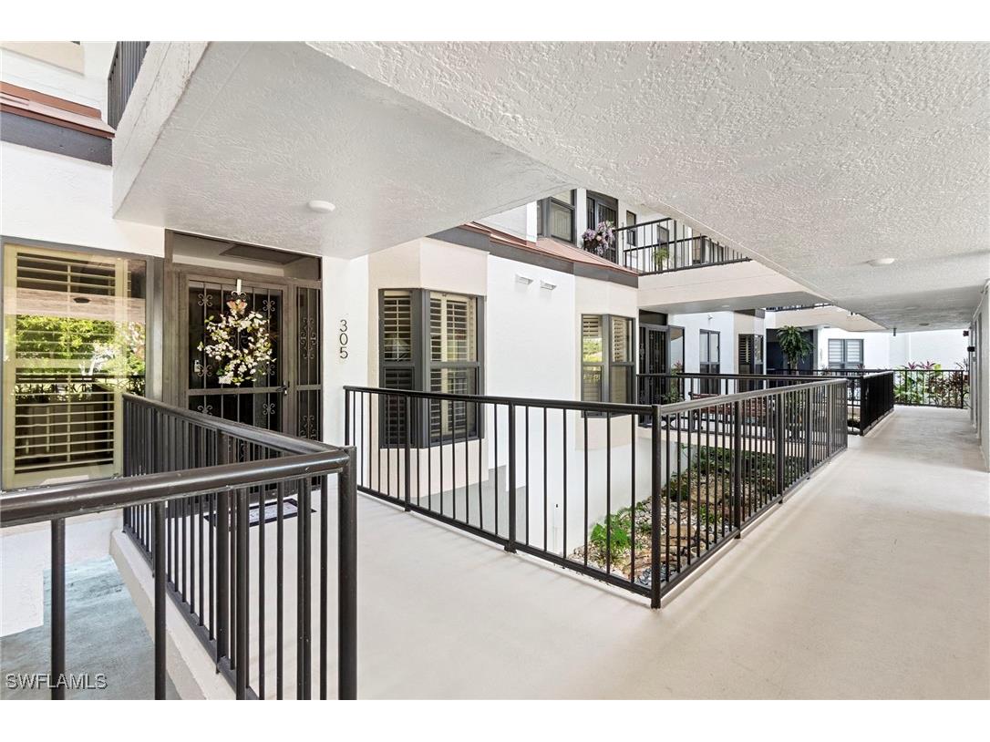 305 La Peninsula Boulevard #305 Naples FL 34113 225082223 image3