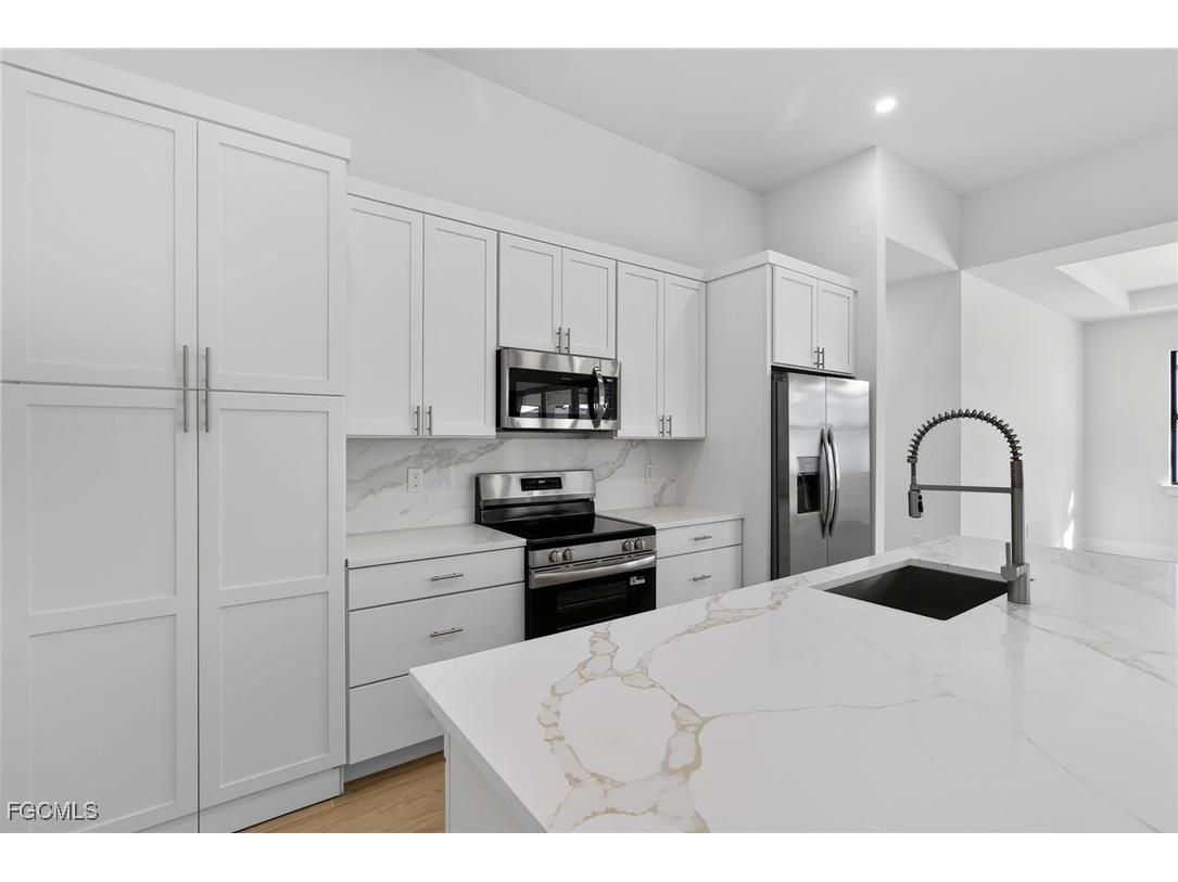 305 NW 15th Place Cape Coral FL 33993 2026003481 image11