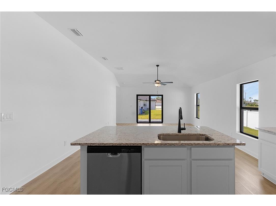 305 NW 21st Street Cape Coral FL 33993 2025009082 image6