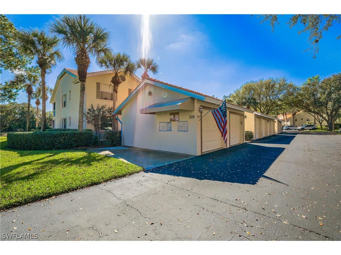305 Robin Hood Circle #101 Naples FL 34104 226008337 image1