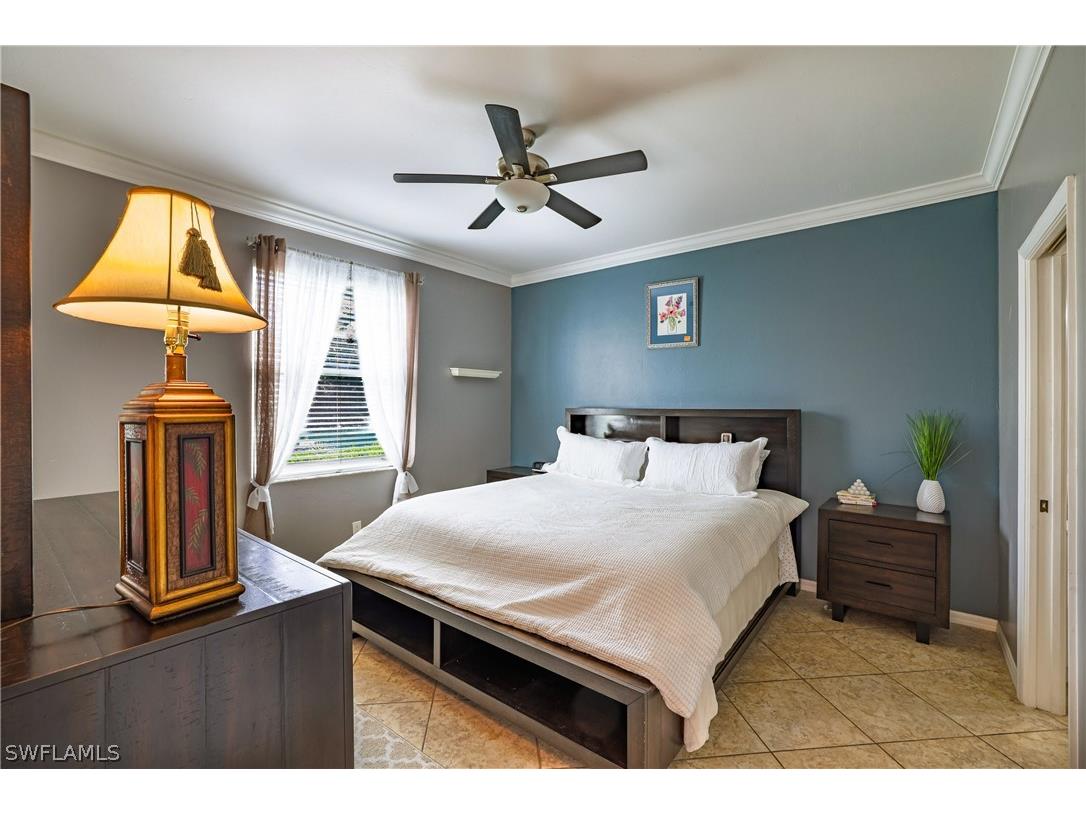 305 Robin Hood Circle #101 Naples FL 34104 226008337 image11