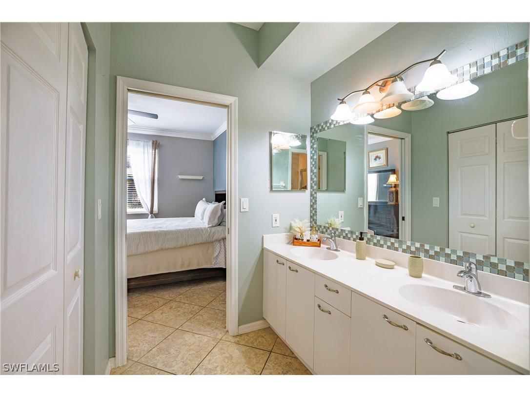 305 Robin Hood Circle #101 Naples FL 34104 226008337 image14