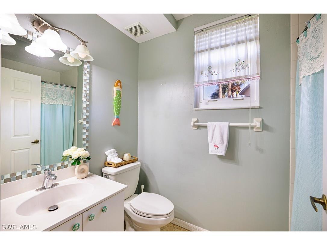 305 Robin Hood Circle #101 Naples FL 34104 226008337 image16