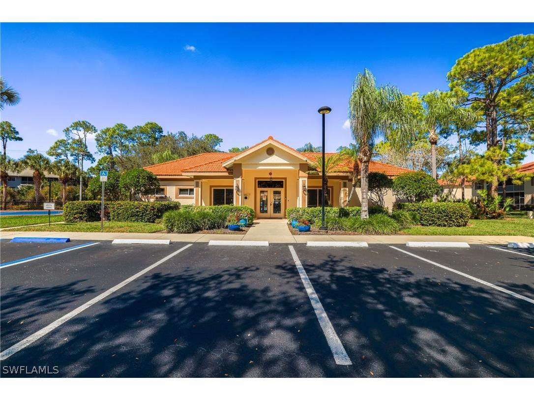 305 Robin Hood Circle #101 Naples FL 34104 226008337 image25