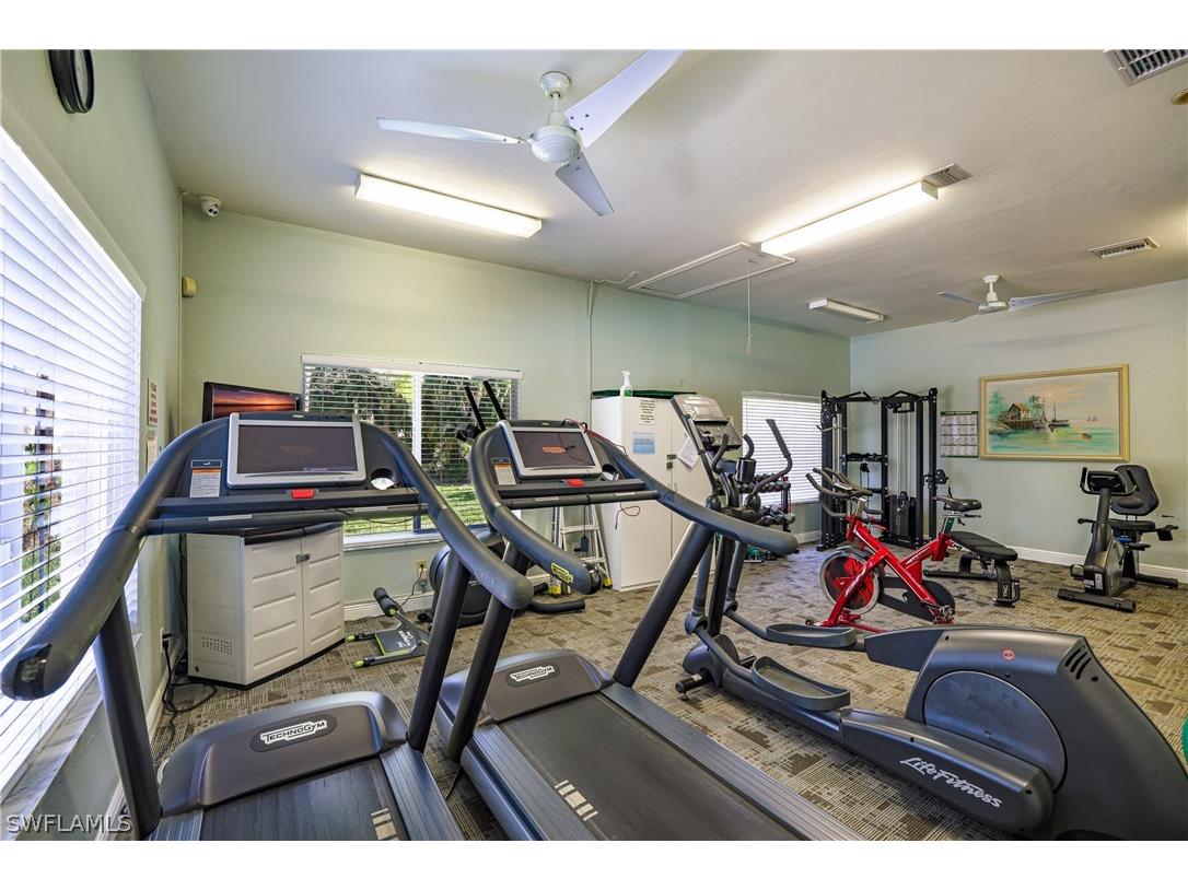 305 Robin Hood Circle #101 Naples FL 34104 226008337 image30