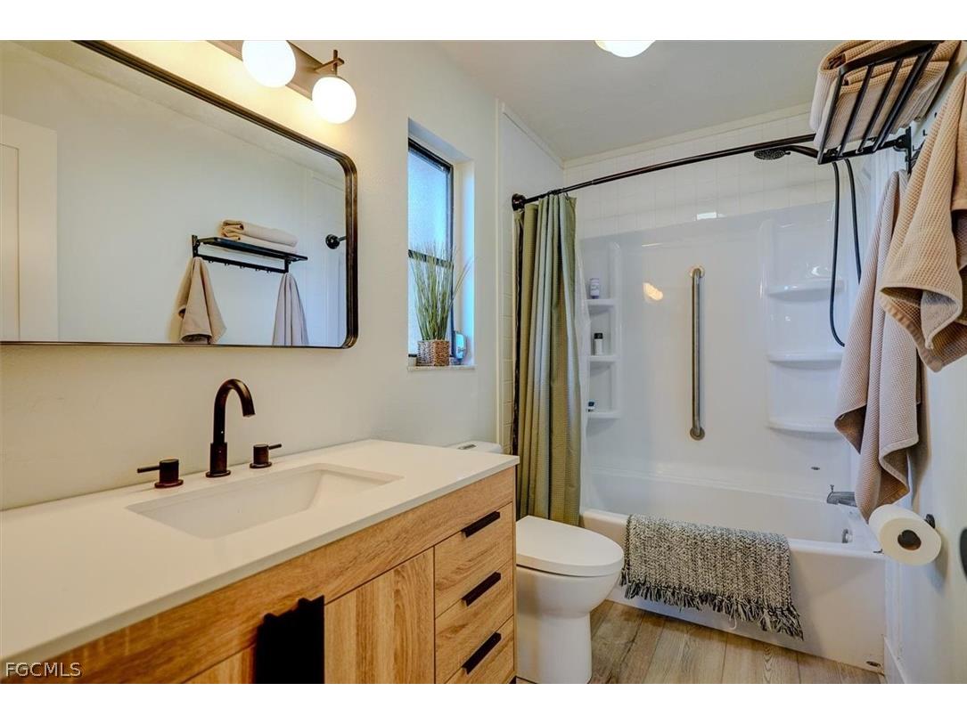 305 SE 14th Terrace Cape Coral FL 33990 2026006674 image27