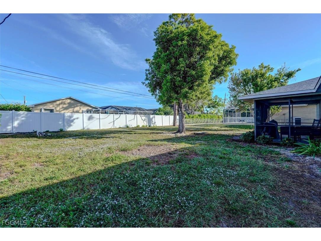 305 SE 14th Terrace Cape Coral FL 33990 2026006674 image38