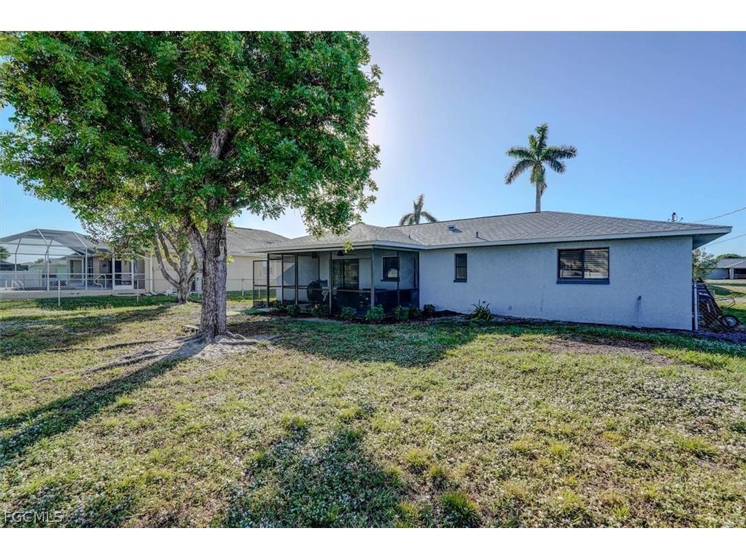 305 SE 14th Terrace Cape Coral FL 33990 2026006674 image39