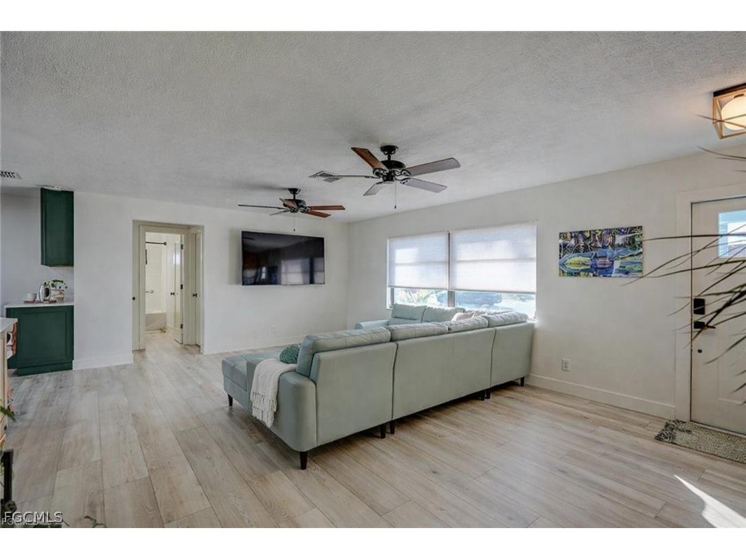 305 SE 14th Terrace Cape Coral FL 33990 2026006674 image8