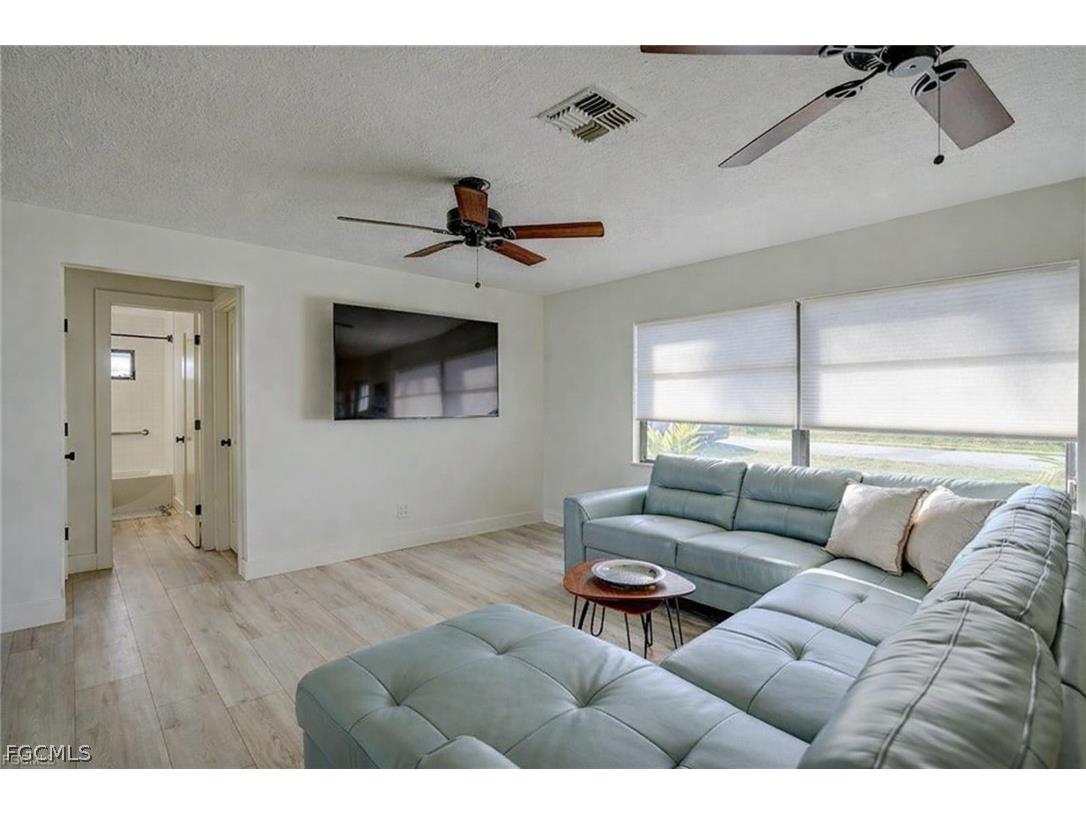 305 SE 14th Terrace Cape Coral FL 33990 2026006674 image9