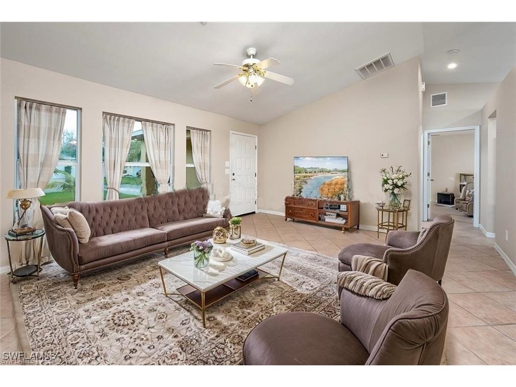 305 SE 22nd Street Cape Coral FL 33990 224099313 image1