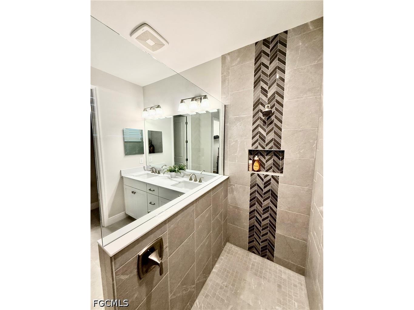 3050 Heritage Pines Drive Fort Myers FL 33905 2026021092 image8