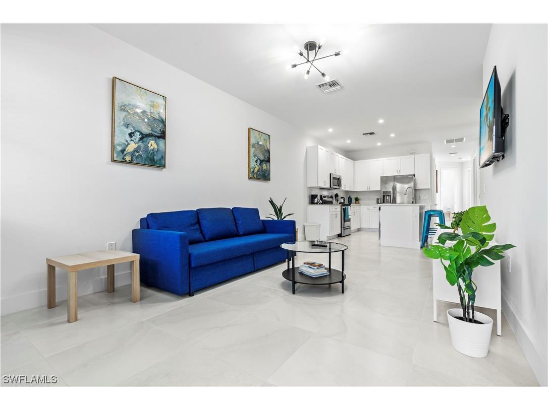 3050 Thomasson Drive #102 Naples FL 34112 224008799 image1