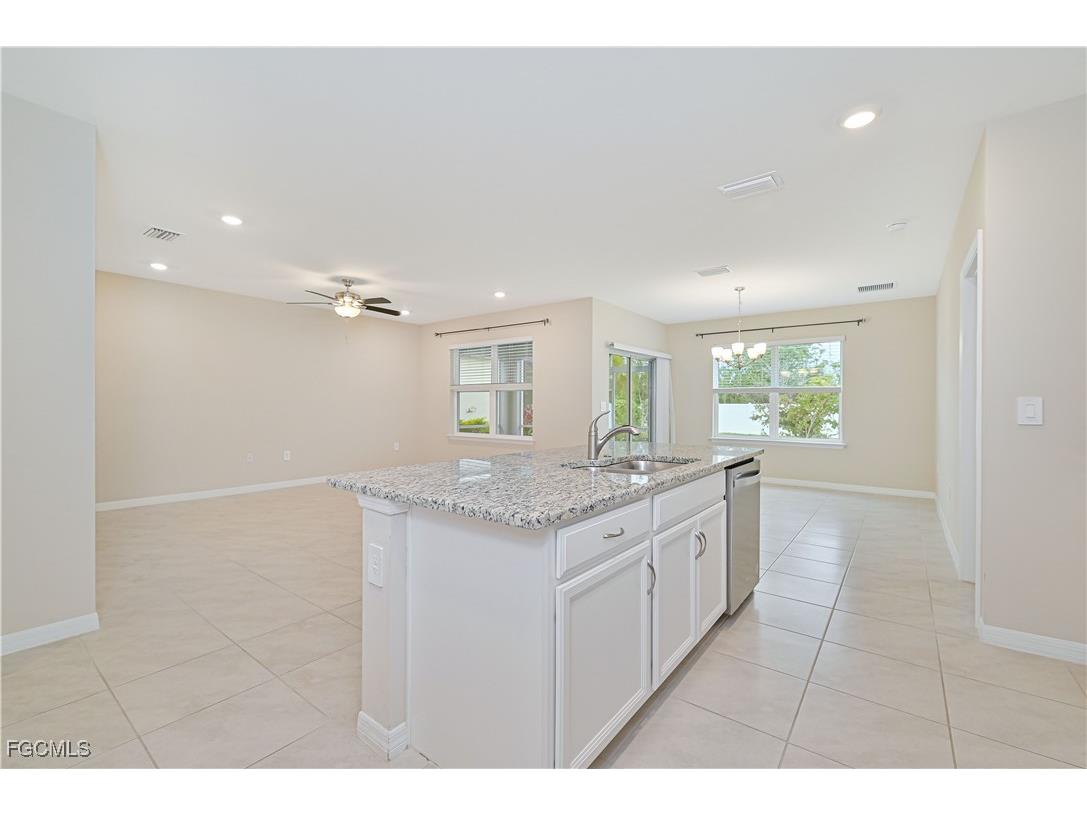 3052 Royal Gardens Avenue Fort Myers FL 33916 2025019751 image10