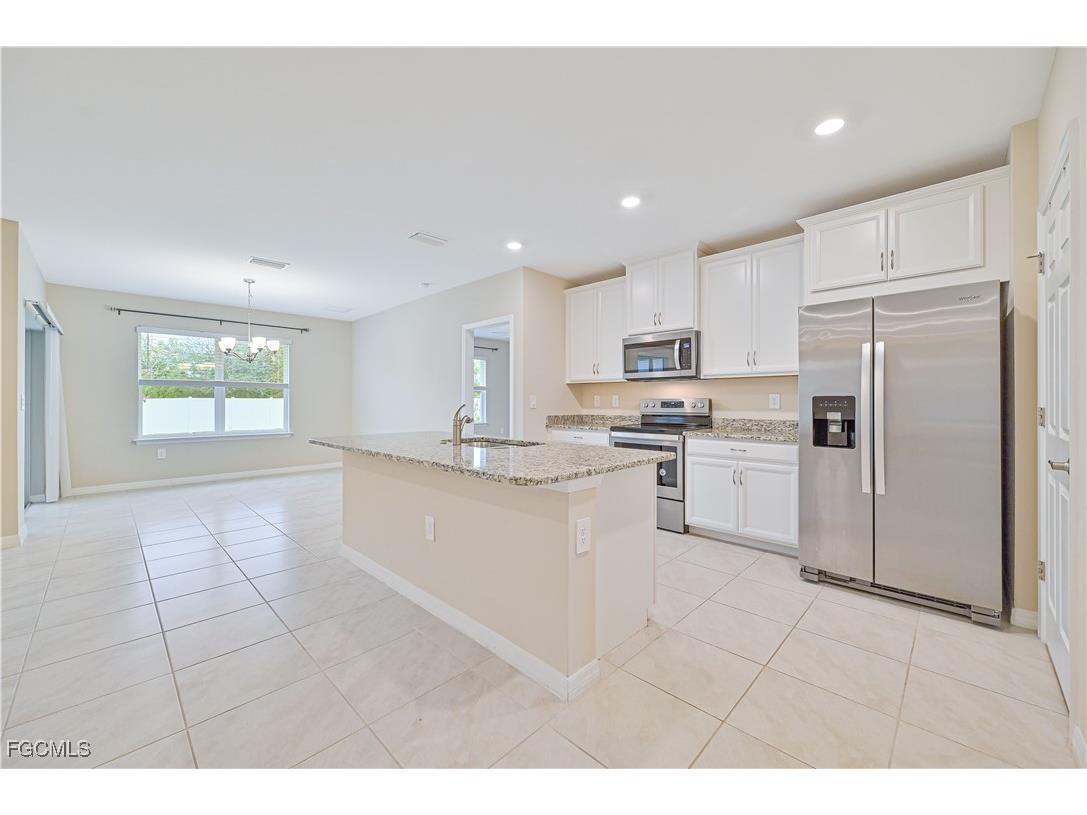 3052 Royal Gardens Avenue Fort Myers FL 33916 2025019751 image11