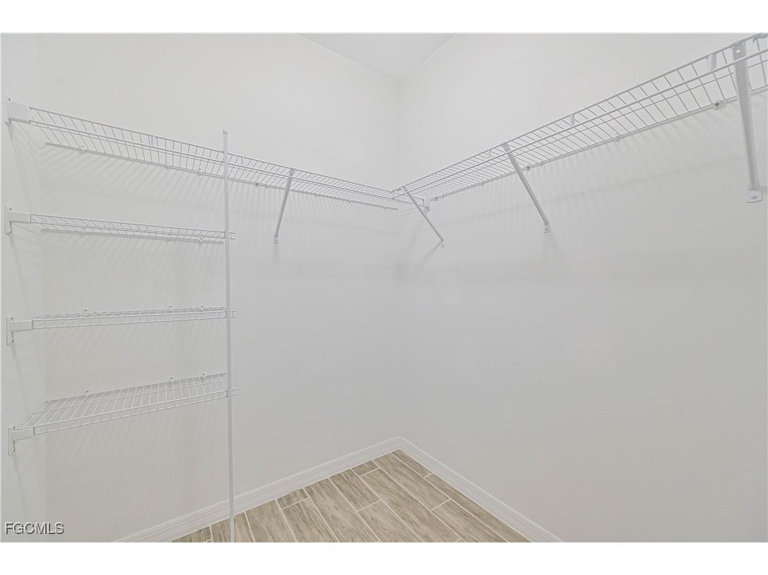 3052 Royal Gardens Avenue Fort Myers FL 33916 2025019751 image15