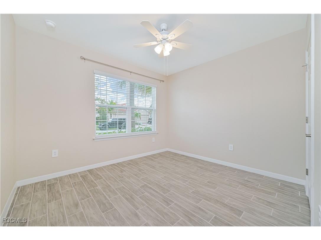 3052 Royal Gardens Avenue Fort Myers FL 33916 2025019751 image19