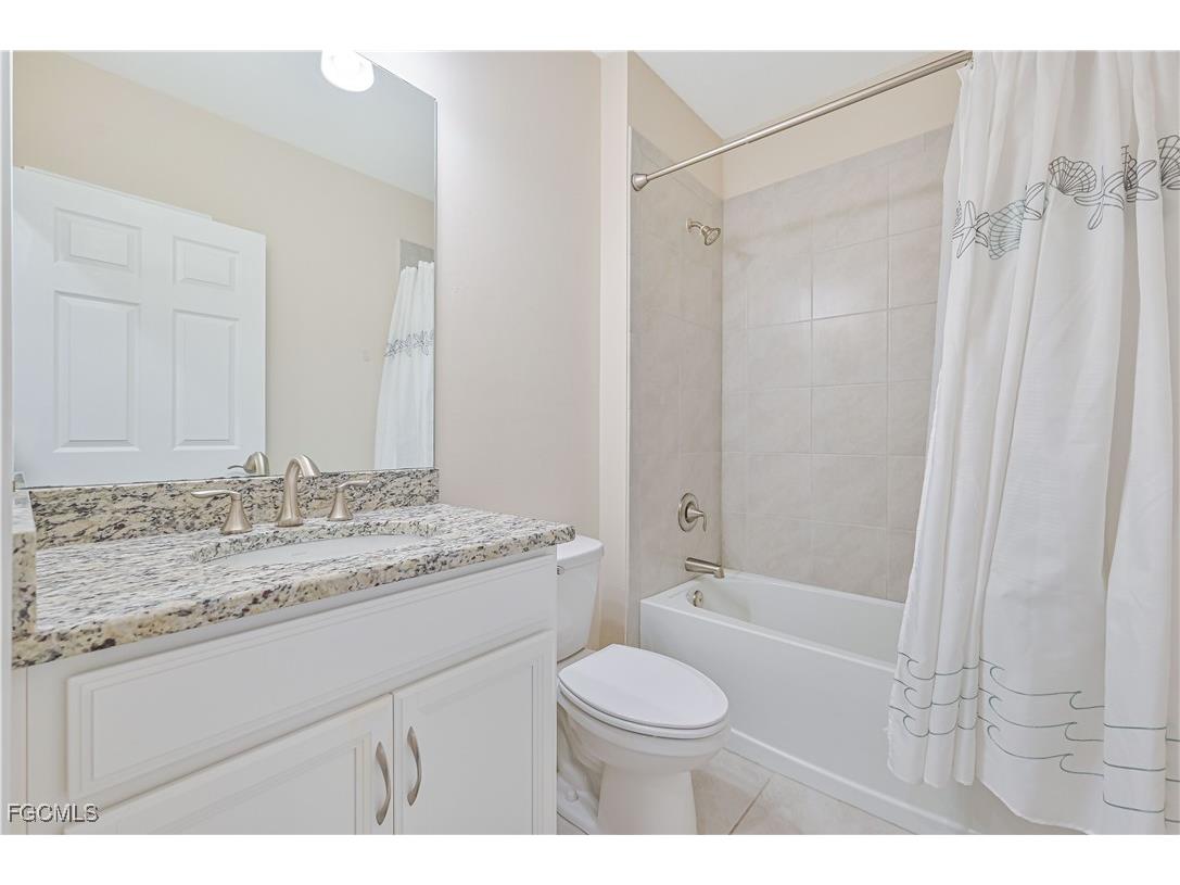 3052 Royal Gardens Avenue Fort Myers FL 33916 2025019751 image20