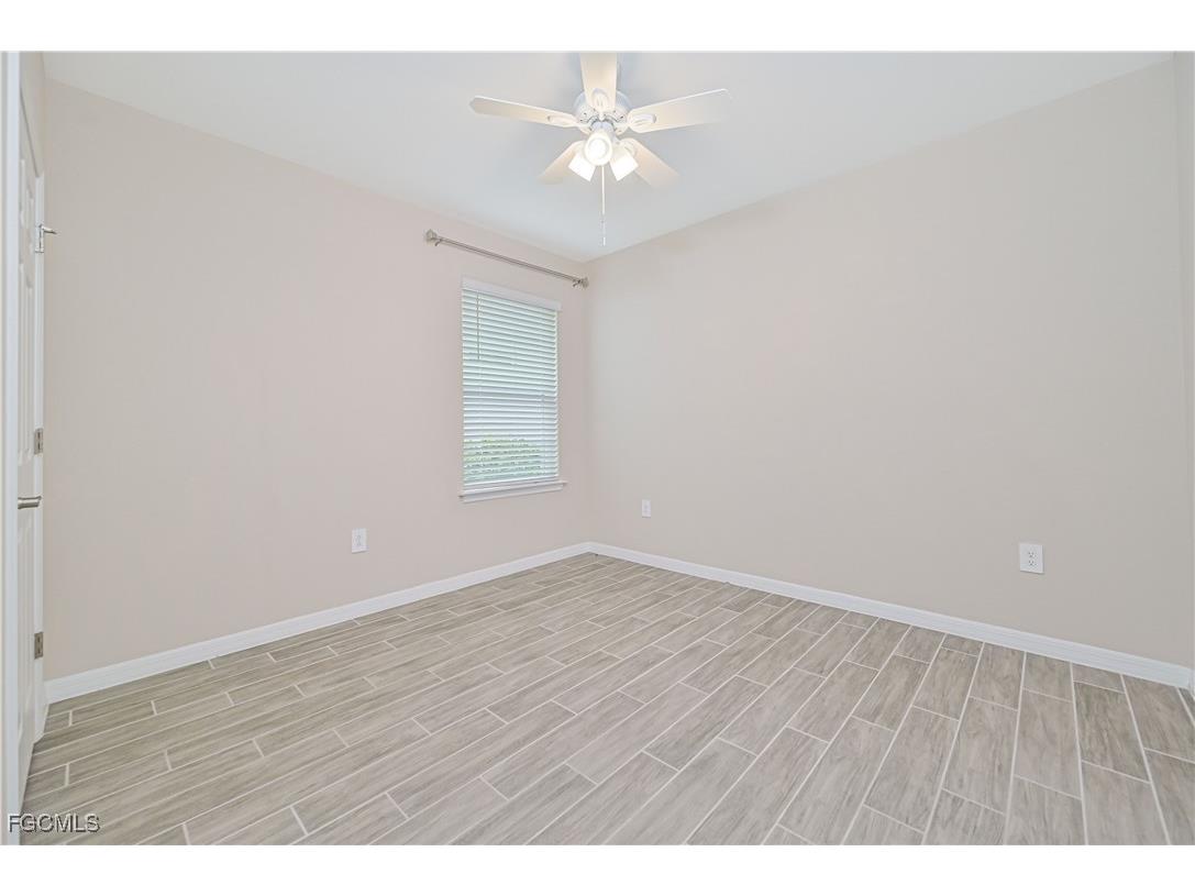 3052 Royal Gardens Avenue Fort Myers FL 33916 2025019751 image21