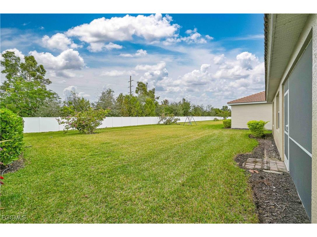 3052 Royal Gardens Avenue Fort Myers FL 33916 2025019751 image3