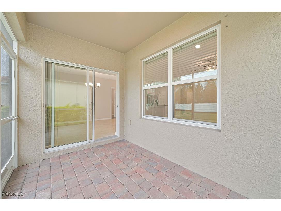 3052 Royal Gardens Avenue Fort Myers FL 33916 2025019751 image6