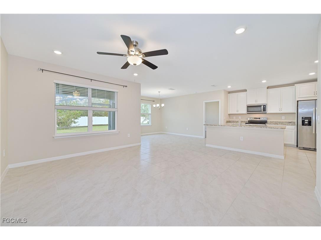 3052 Royal Gardens Avenue Fort Myers FL 33916 2025019751 image9