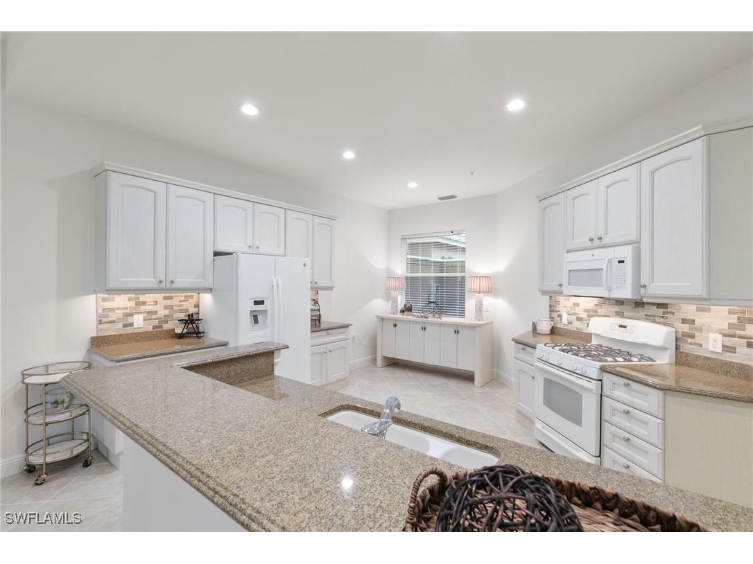 3053 Aviamar Circle #8-102 Naples FL 34114 226001927 image10