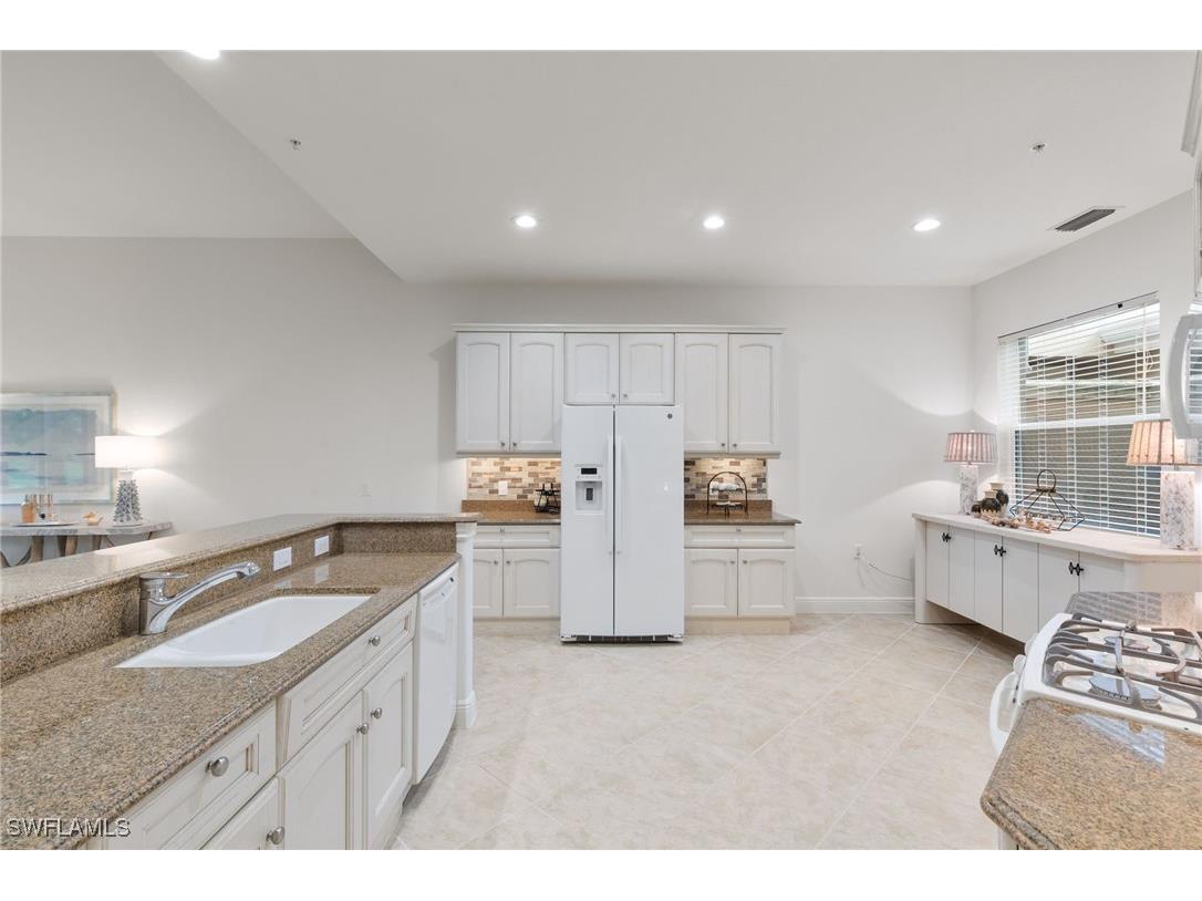 3053 Aviamar Circle #8-102 Naples FL 34114 226001927 image12