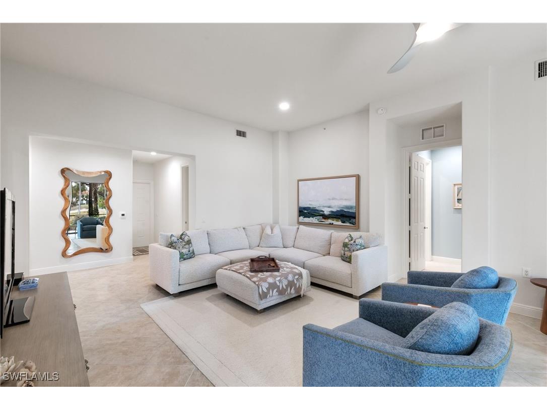 3053 Aviamar Circle #8-102 Naples FL 34114 226001927 image2