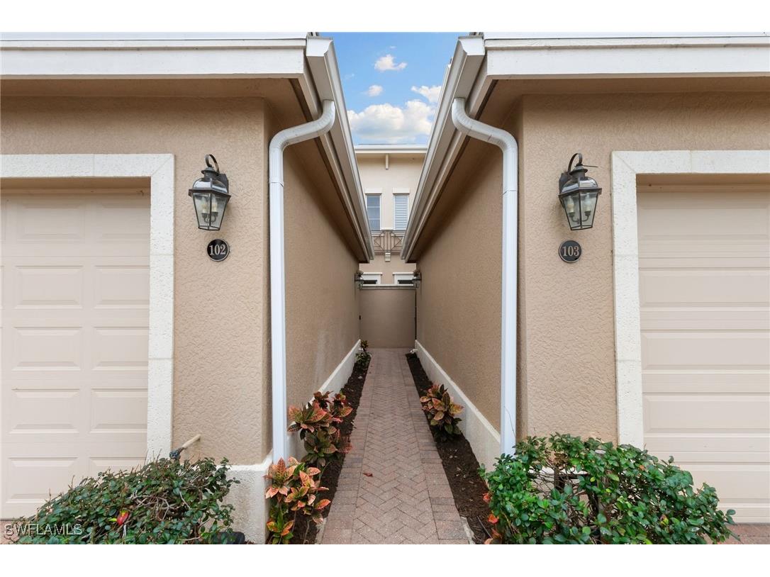 3053 Aviamar Circle #8-102 Naples FL 34114 226001927 image23