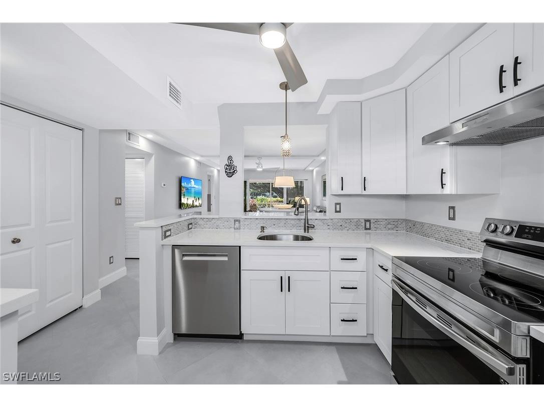 3055 Riviera Drive #102 Naples FL 34103 226008615 image12