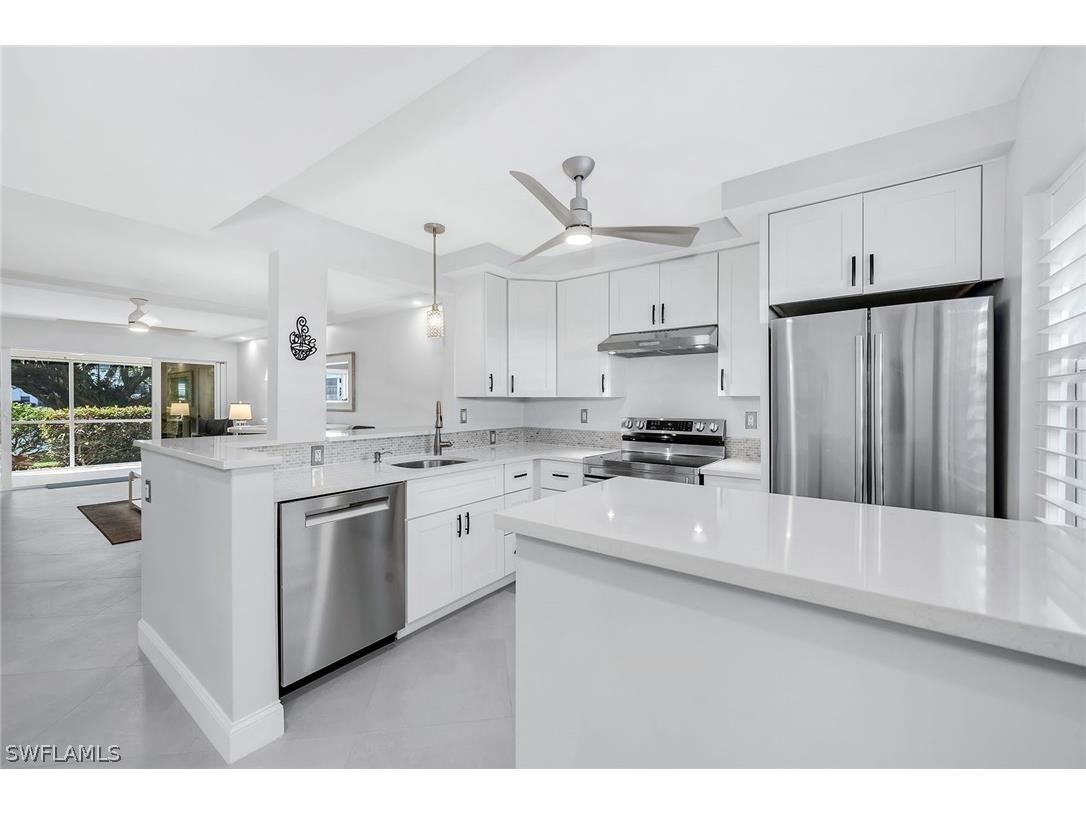 3055 Riviera Drive #102 Naples FL 34103 226008615 image3