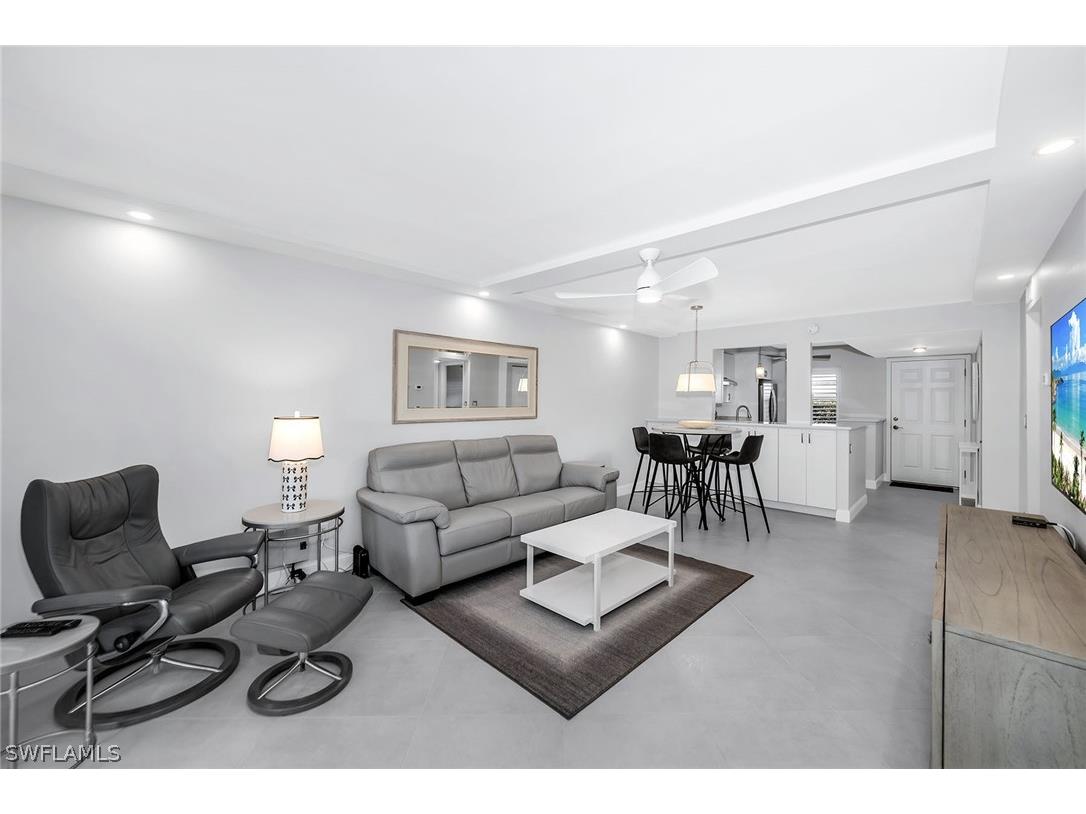 3055 Riviera Drive #102 Naples FL 34103 226008615 image6