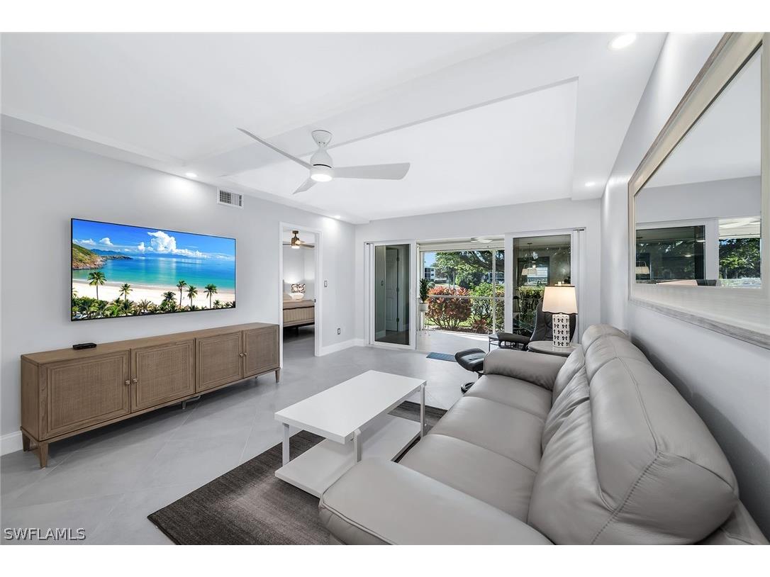 3055 Riviera Drive #102 Naples FL 34103 226008615 image8